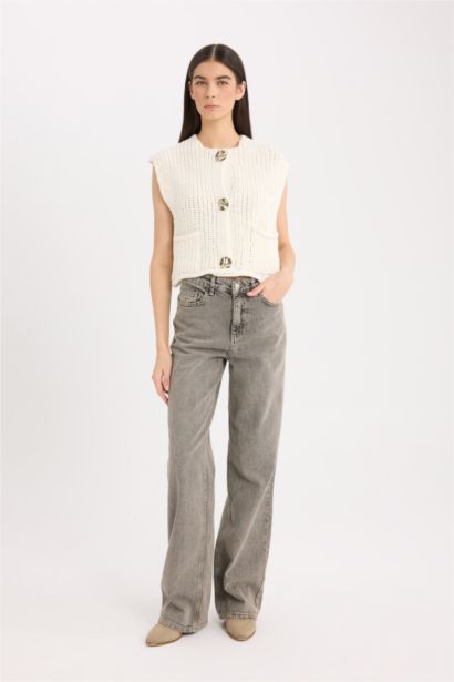 Relax Fit Düğmeli Cepli Triko Yelek