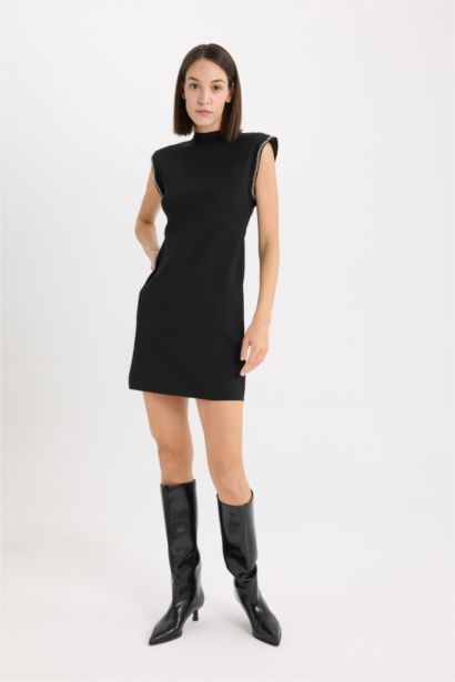 Mini Robe basique sans manches à demi-col roulé