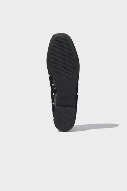 صندل نسائي بكعب مسطح