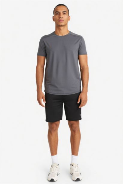 تيشيرت رياضي قصة عادية برقبة مستديرة من DeFactoFit