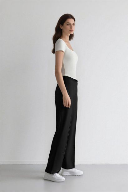 Wide Leg Regular Waist Darted Trousers
