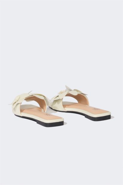 شبشب جلد صناعي بكعب مسطح