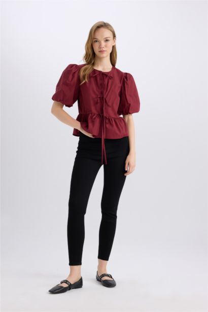 Blouse à Manches Courtes Coupe Régulière à Col Rond