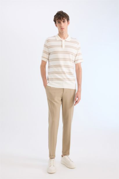 Футболка-поло стандартного кроя из трикотажа