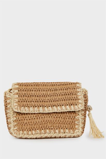 حقيبة نسائية من قش