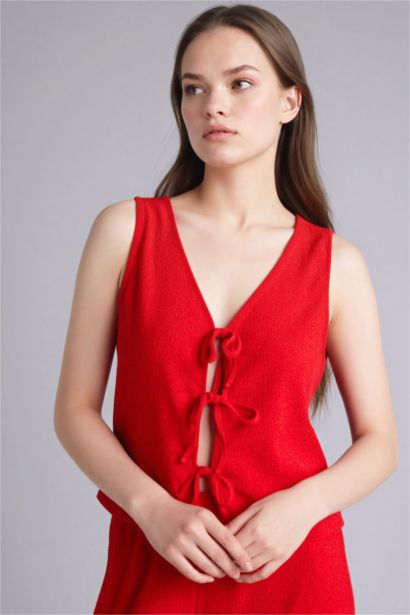 Regular Fit V-Neck Crinkle Vest