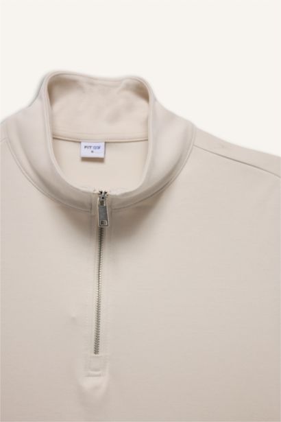 Standart Fıt Dik Yaka Sporcu Modal Kısa Kollu Tişört