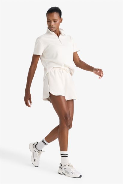 شورت رياضي قصير قصة عادية من DeFactoFit