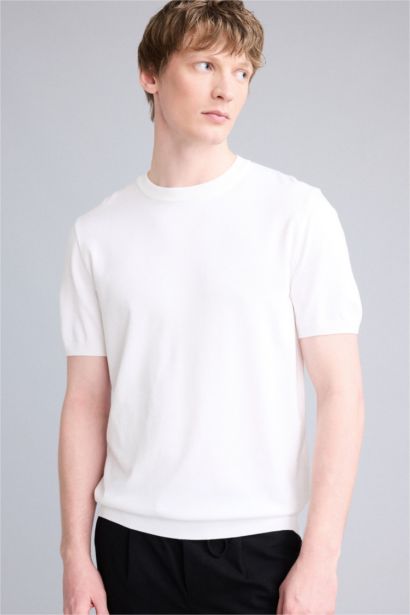 Standard Fit Crew Neck Knitwear T-Shirt