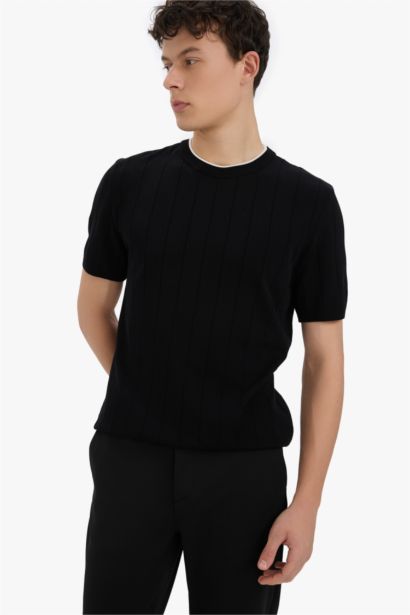 Standard Fit Crew Neck Knitwear T-Shirt