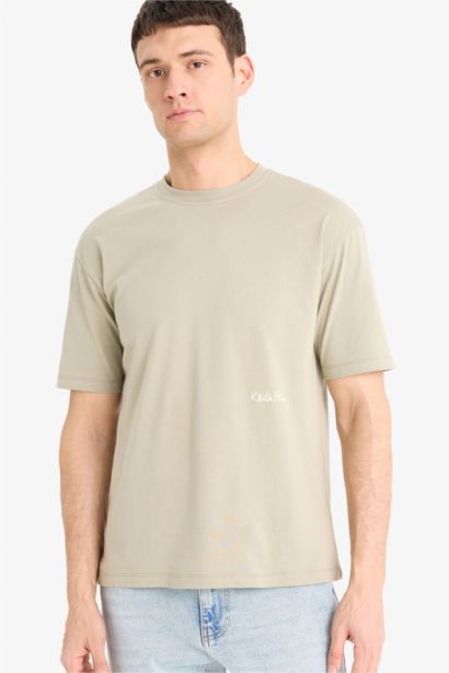 Boxy Fit Keith Haring Licensed Crew Neck Printed Short Sleeve T-Shirt