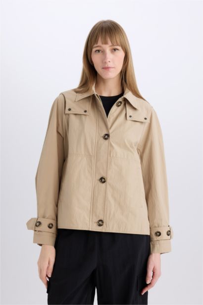 Su Geçirmez Regular Fit Kapüşonlu Cepli Fermuarlı Apoletli Yağmurluk