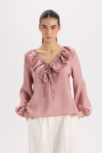 بلوزة كم طويل قصة عادية بياقة V