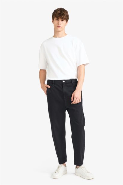 Relaxed Slouchy Fit Wide Leg Jeans