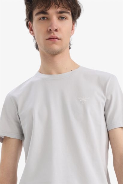 تيشيرت قطن سليم فيت مطبوع برقبة مستديرة