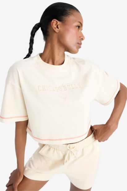 تيشيرت رياضي نص كم بفتحة رقبة قصيرة من DeFactoFit NBA Chicago Bulls