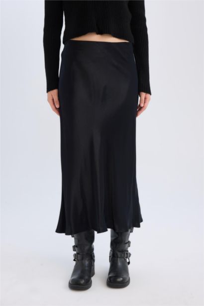 تنورة طويلة ستان قصة A بخصر عادي