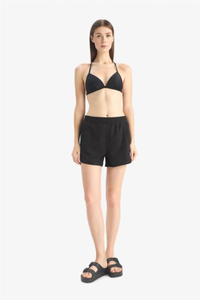 شورت بحر قصة عادية من Fall in Love