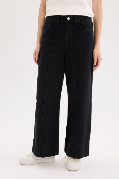 Short Wide Leg High Waist Crop Washed Jeans