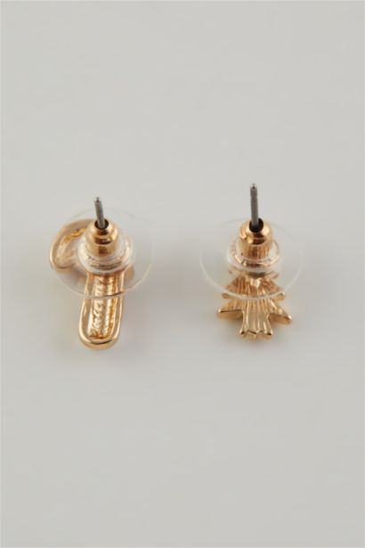 Woman 6 Piece Christmas Themed Earrings