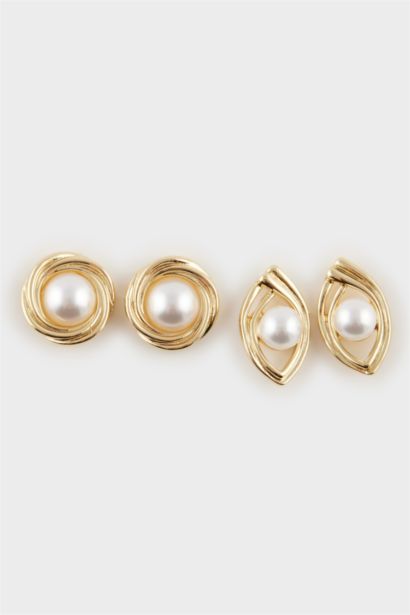 Woman 2 Piece Pearl Gold Earrings