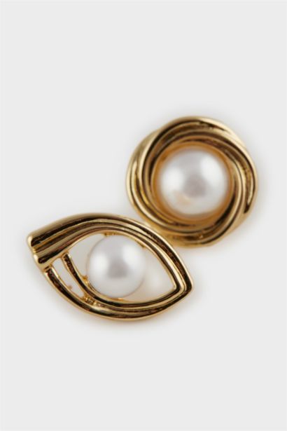 Woman 2 Piece Pearl Gold Earrings