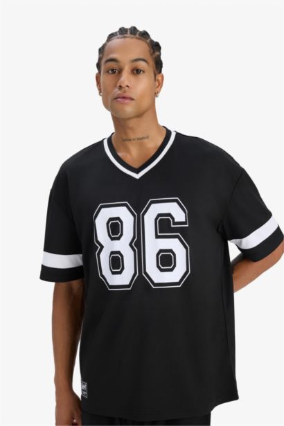 DeFactoFit Oversize Fit V Neck Printed Sports T-Shirt