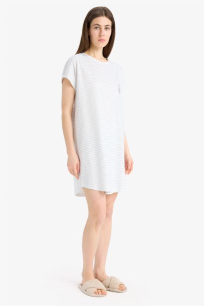 Fall in Love Regular Fit Crew Neck Short Sleeve Dress