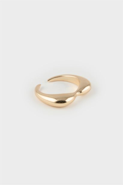 Woman 5 Piece Gold Rings