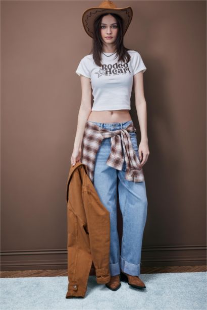 تيشيرت سليم فيت مضلع بطبعة فاكهة