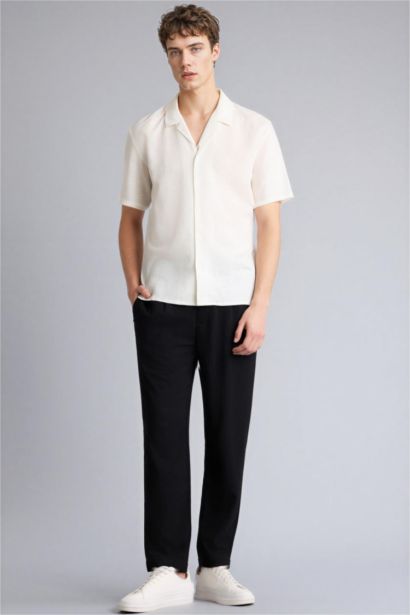 Pantalon aspect lin à coupe décontractée