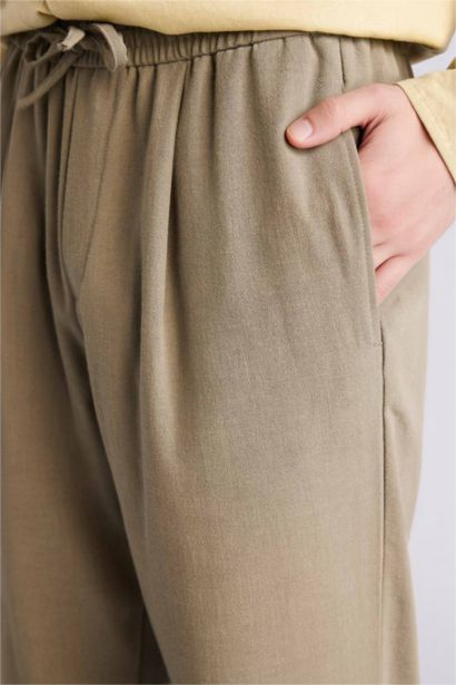 Pantalon aspect lin à coupe décontractée