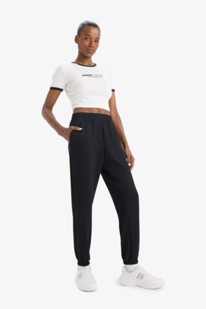 T-shirt de sport imprimé à col rond et coupe slim de DeFactoFit