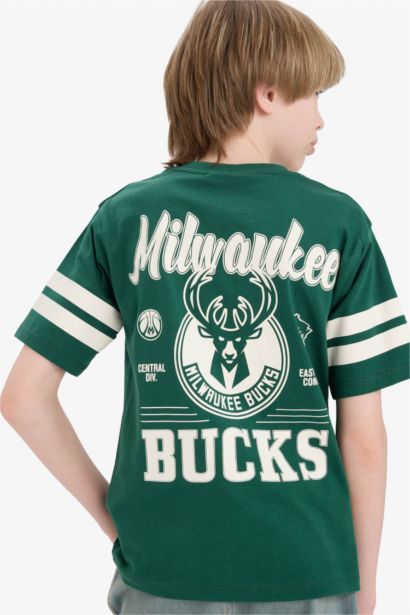 New Regular Fit NBA Milwaukee Bucks Licensed Short Sleeve T-Shirt