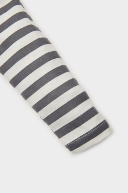 تيشيرت كم طويل باتكيت قصة عادية بياقة قميص