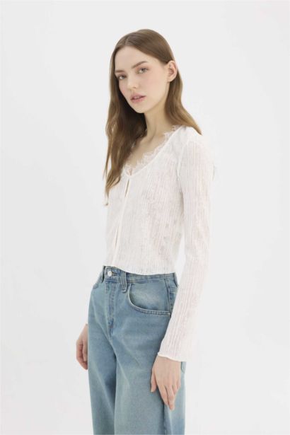 Slim Fit V-Neck Lace Cardigan