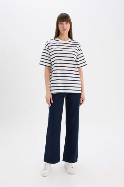 تيشيرت نص كم مخطط اوفر سايز وياقة مستديرة