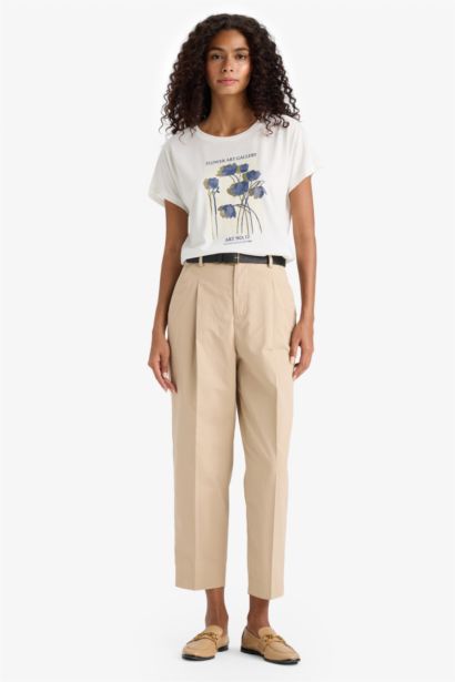 تيشيرت فلورال نص كم برقبة مستديرة