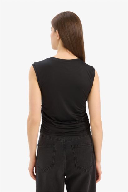 فانيلة سليم فيت بياقة مستديرة