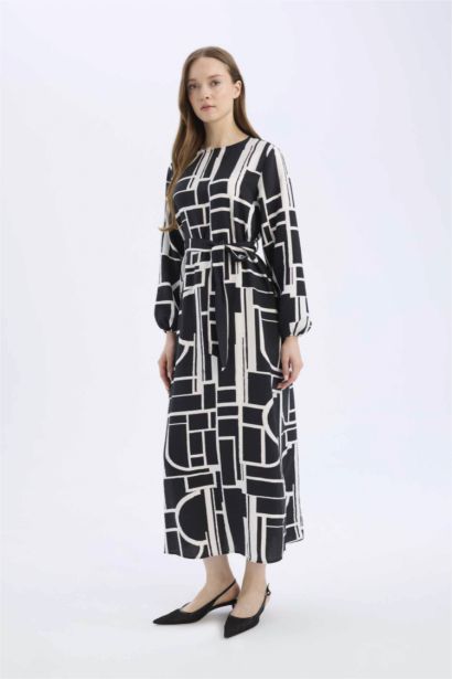 فستان طويل مطبوع قصة عادية بياخة مستديرة