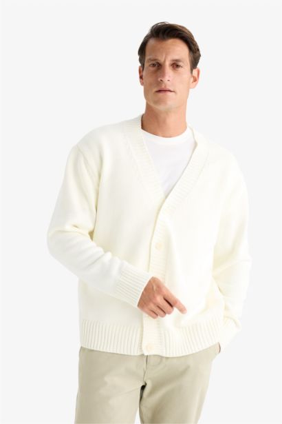 Relax Fit V Yaka Düğmeli Triko Hırka