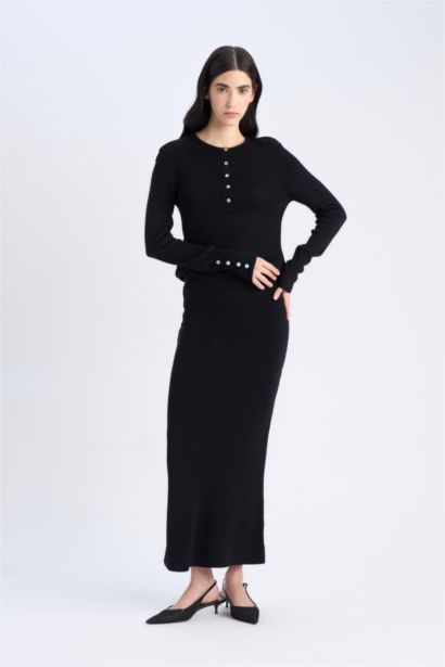 Jupe mi-longue basique en tricot