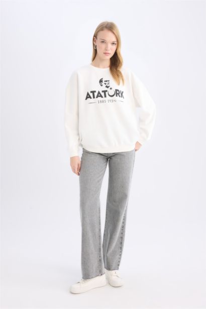 Oversize Geniş Kalıp Bisiklet Yaka Atatürk Baskılı Sweatshirt