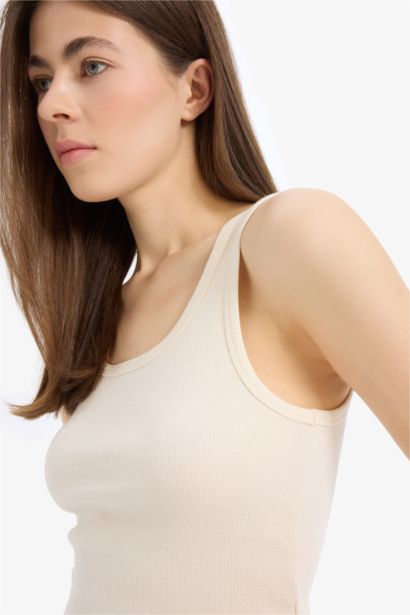 تانك توب كاجوال بيزك مضلع سليم فيت برقبة مستديرة