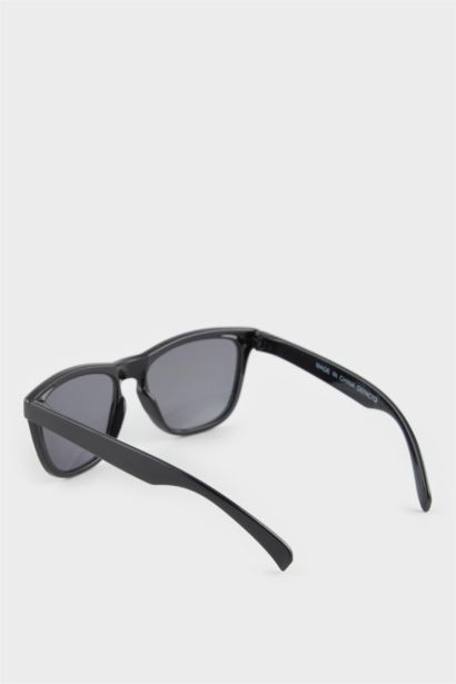 Lunettes de soleil carrées cadre en plastique noir pour fille