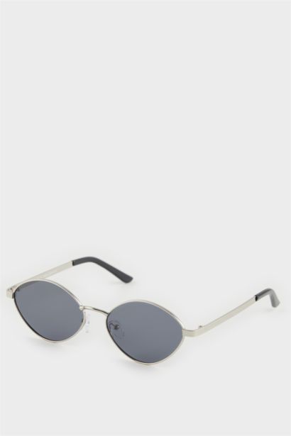 Man Round Metal Sunglasses