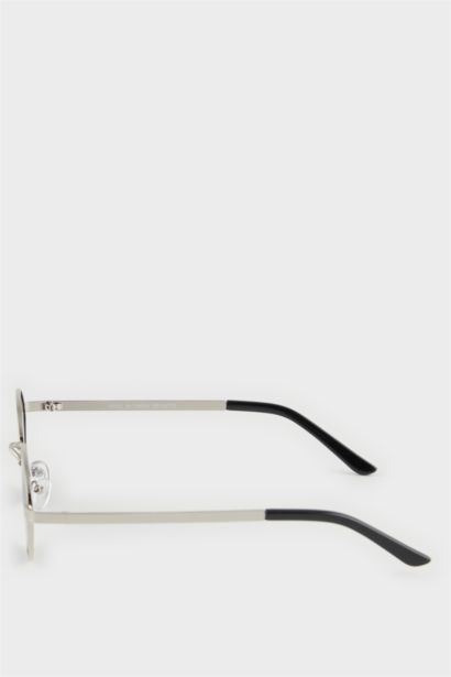 Man Round Metal Sunglasses