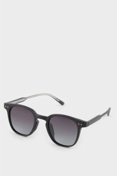 Man Round Sunglasses