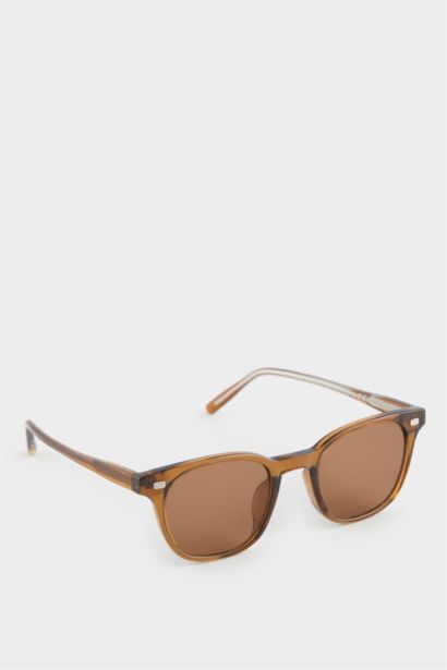 Man Round Sunglasses