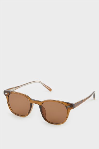 Man Round Sunglasses